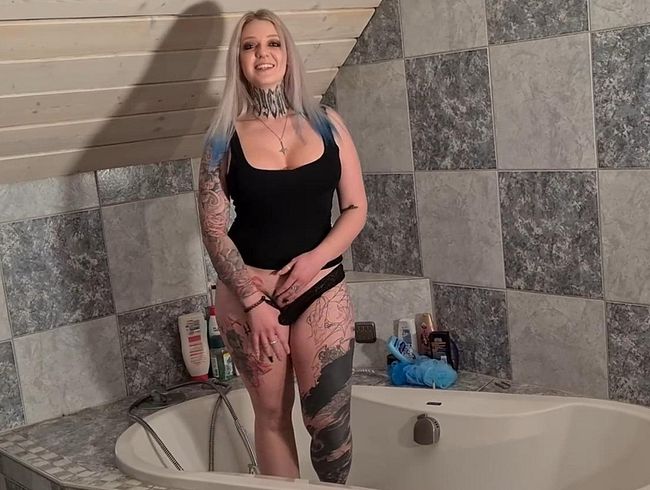 Valery_Venom Porno Video: Dreiste Rache - Ich pi** Vika's Badewanne voll