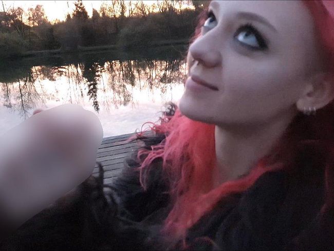 Valery_Venom Porno Video: Mein erster Outdoor bl*wjob