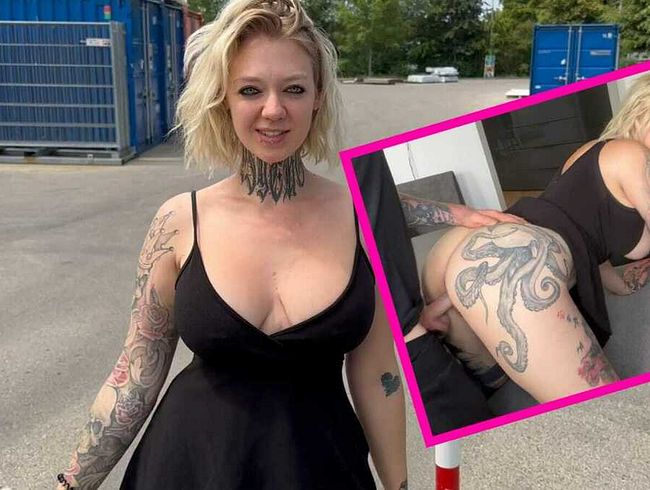 Valery_Venom Porno Video: Neuer Look - direkt geschwängert!! Angequatscht